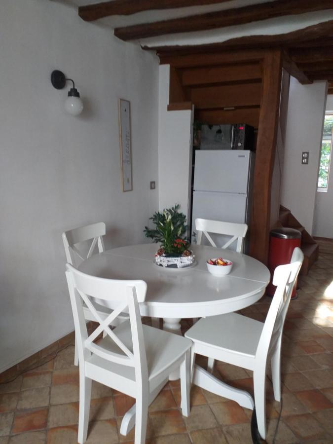 Belle Maison Au Coeur De Recloses Luaran gambar