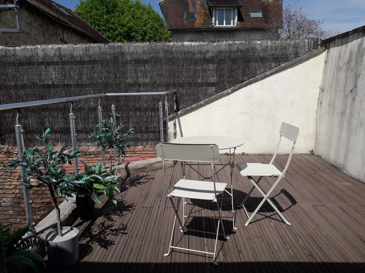 Belle Maison Au Coeur De Recloses Luaran gambar